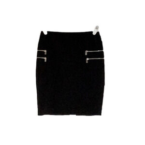 𝅺H&M Skirt, Size 4, Black.